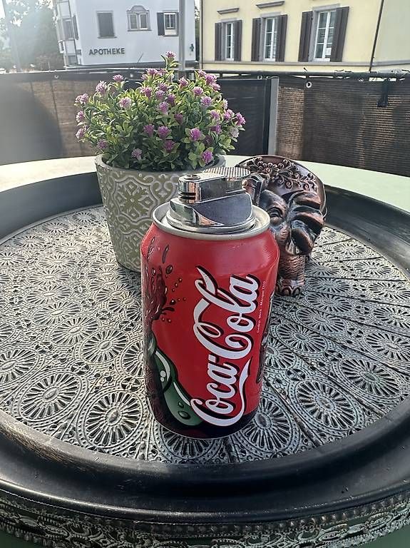 Feuerzeuge: Coca Cola Feuerzeug – Gebraucht aus Männedorf von Siron