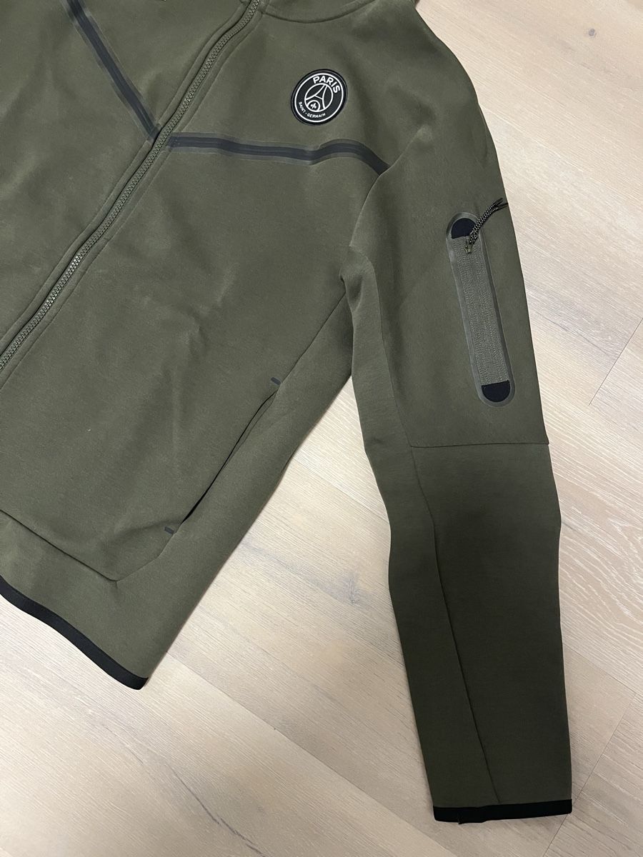 Nike Giacche: Trainerjacke Nike PSG oliv M neu – Nuovo (secondo la descrizione) da Birrwil venduto da vanyboo 1