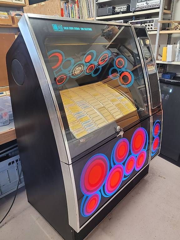Jukebox: AMI Black magic Jukebox, 1978, Model R82 – Usato da Bettlach venduto da Antares25 1