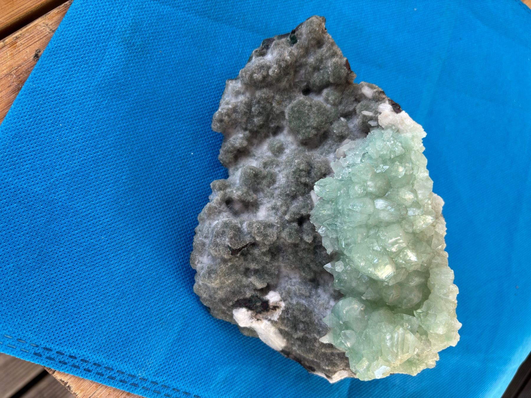 Minerali & Pietre curative: Fluorapophylit Kashmir Mountains – Usato da Ballwil venduto da Buggy20 6