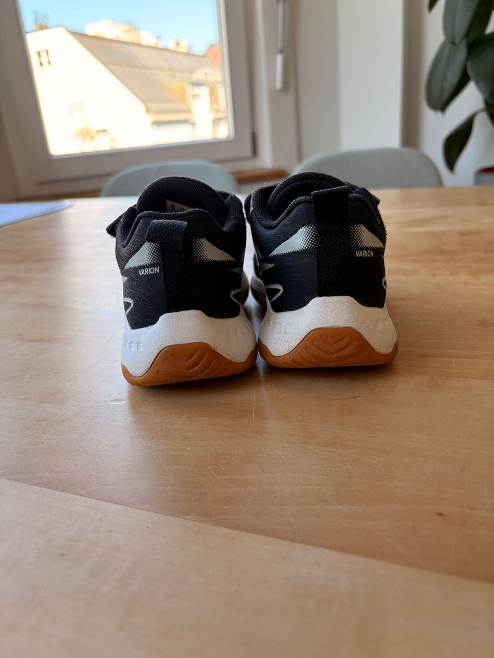 Scarpe per ragazzi: Kinder Sneakers Puma Gr.28 – Usato da Bern venduto da EkatKhat 1