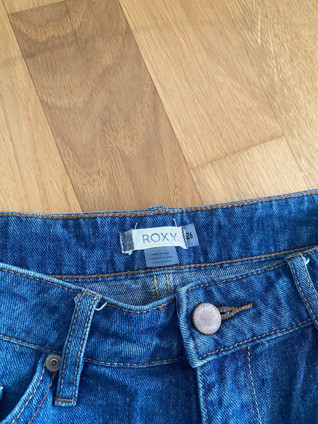 Roxy Jeans: ROXY Jeans Shorts, Denim, Gr. 26 – Gebraucht aus St. Gallen von rut_2znq 1