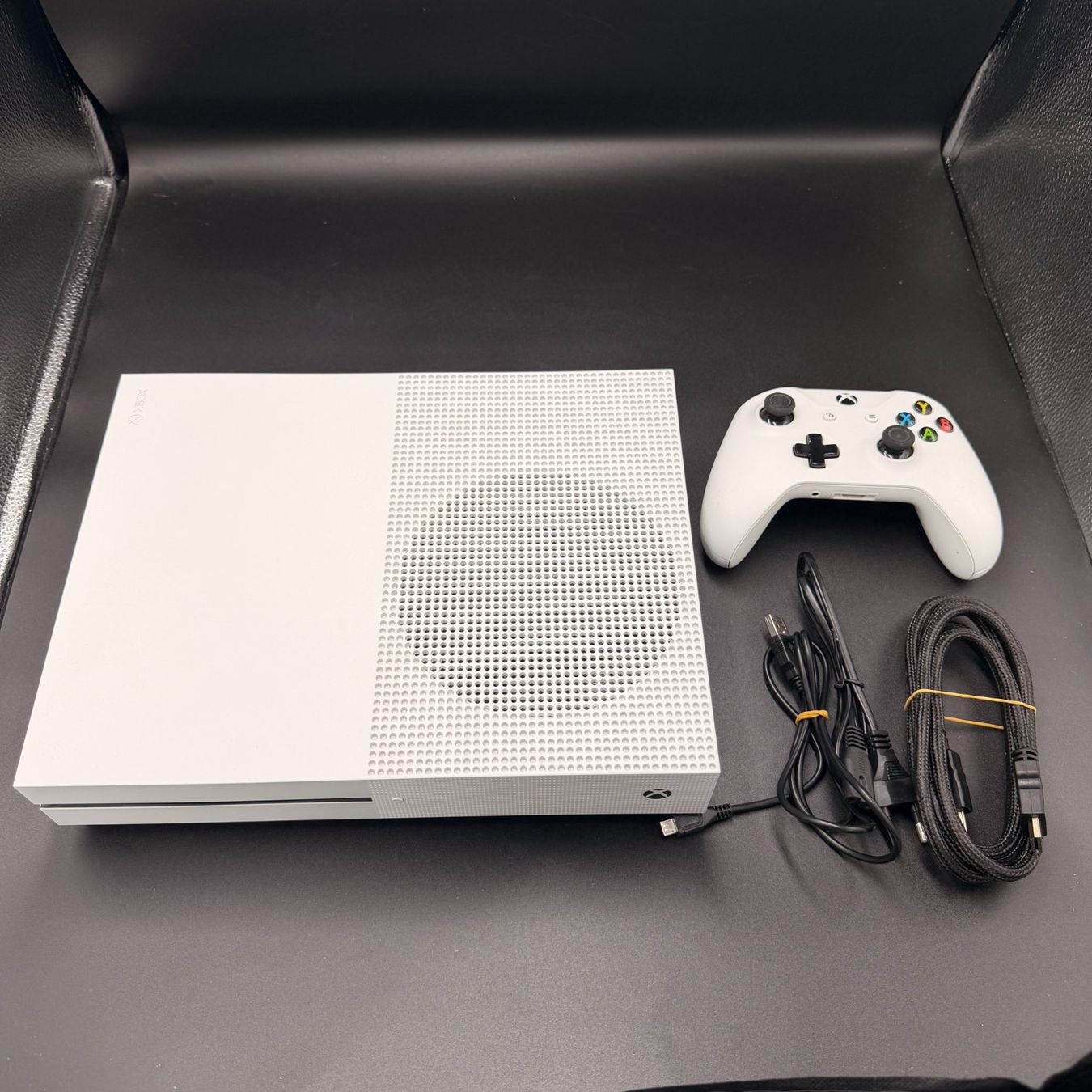 Microsoft Konsolen: Xbox One S Weiss inkl. Controller & Kabel – Gebraucht aus Düdingen von Nerdworld