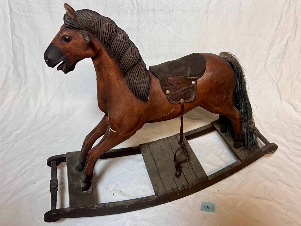 Statuette: Antikes Holz-Schaukelpferd – Usato da Zürich venduto da anjoz 2