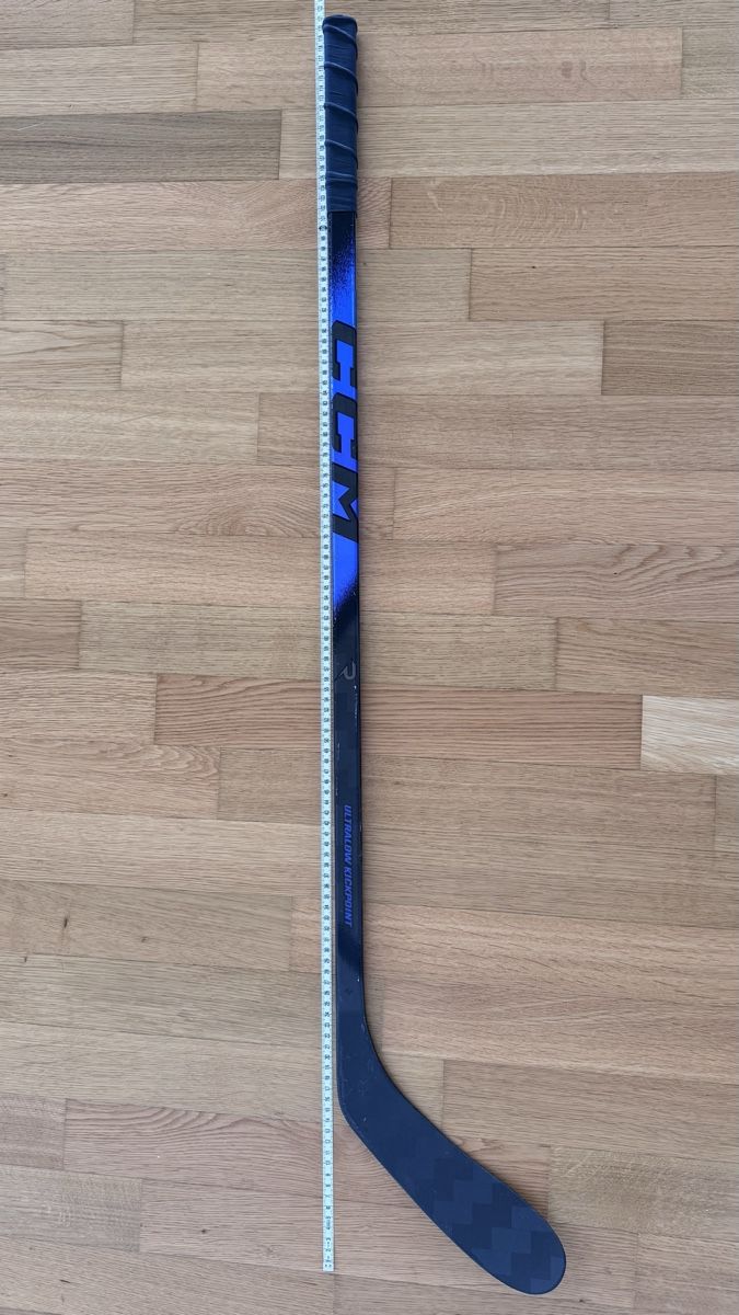 Ccm Bastoni & Pale: CCM Ribcor Trigger 10 Pro Youth – Usato da Wädenswil venduto da fabtastic 5