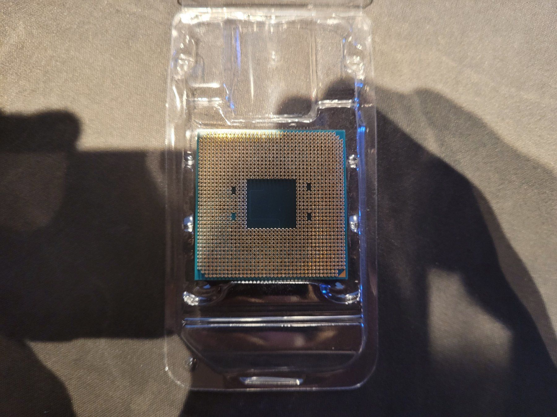 Amd Composants électroniques: Amd Ryzen 5 PRO 2400G – D'occasion à Unterengstringen par CyberCore 1