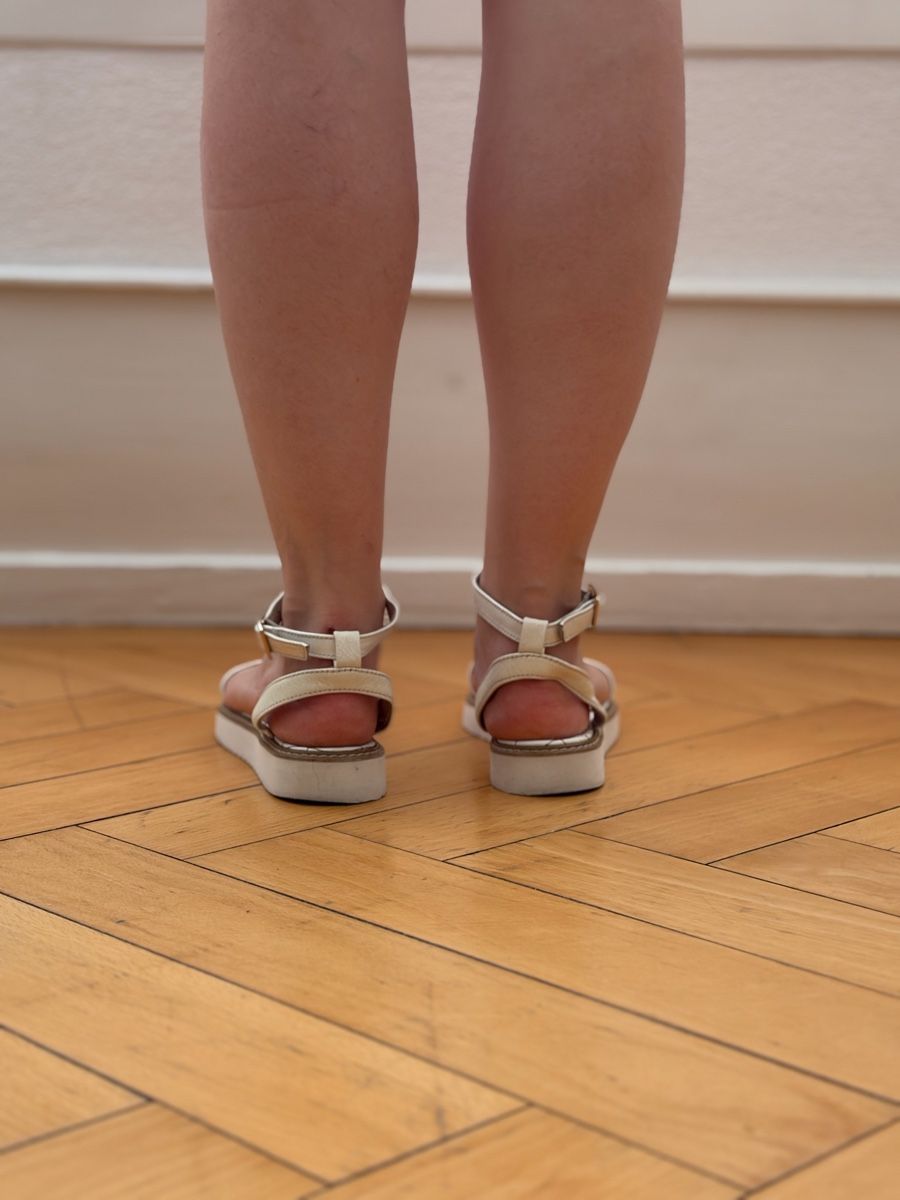 Chaussures femmes: White sandals, size 36 – D'occasion à Neuchâtel par olg_6wbf 3
