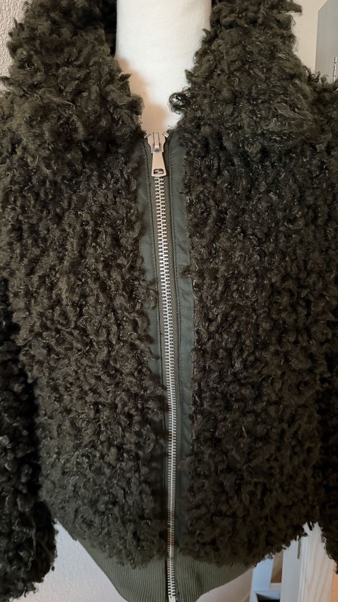 H&M Giacche: H&M faux Shearling Bomber Jacket – Nuovo (secondo la descrizione) da Zug venduto da SpringCleaning99 2