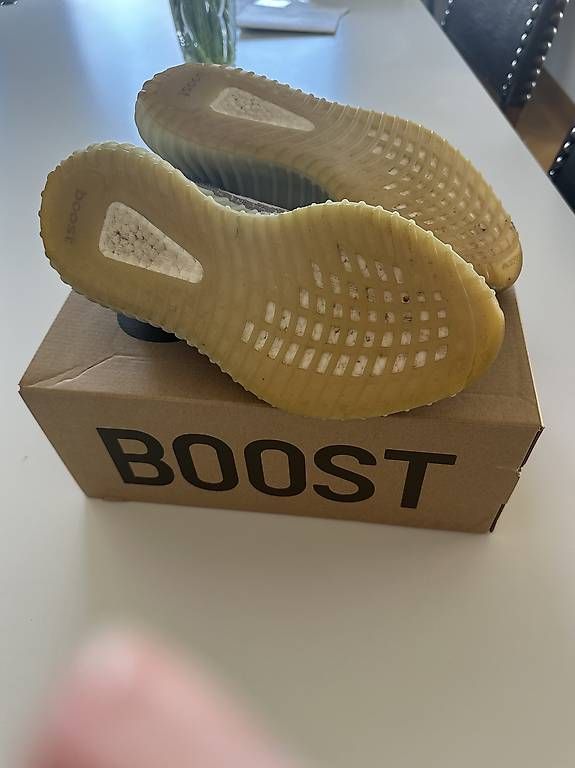 Adidas Scarpe da uomo: Adidas yeezy boost 350 – Usato da Pully venduto da tarra26 2