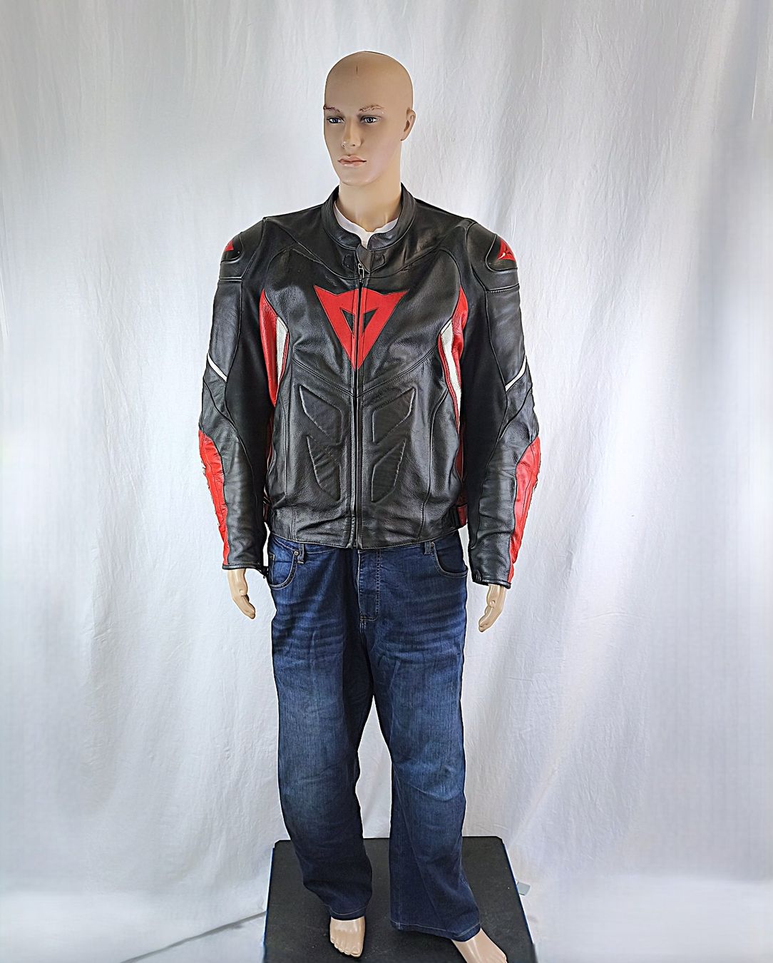 Lotti di vestiti: Motorrad Jacke und Hosen Set – Usato da Pratteln venduto da Restwert_Pratteln