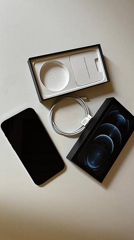 Apple Telefoni cellulari / Smartphones: iPhone 12 pro 128, Blau – Usato da Obfelden venduto da MayaMar
