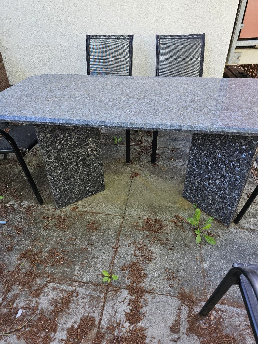 Pierres & tuiles: Gartentisch Granit ohne Stühle – D'occasion à Langenthal par liano