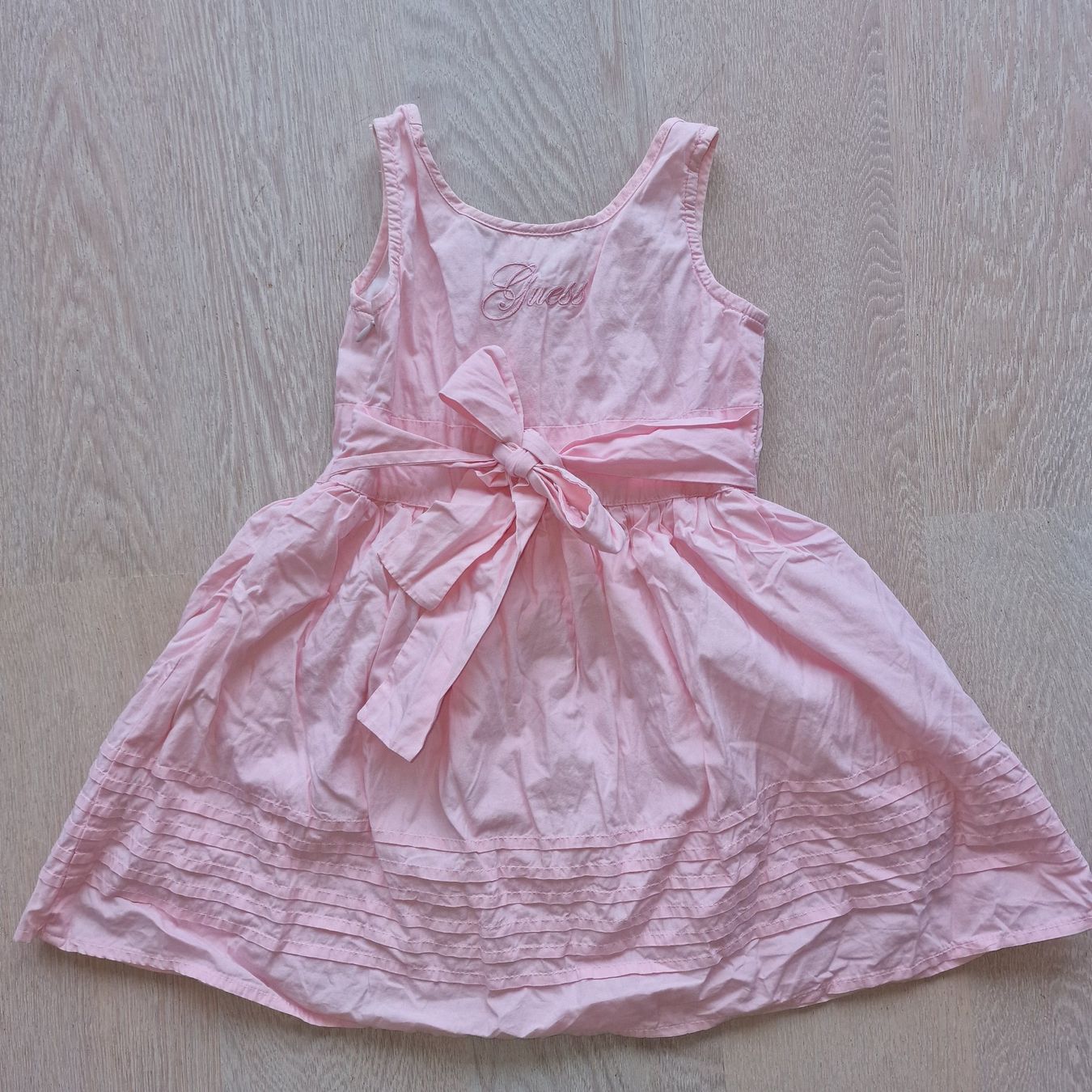 Guess Vestiti & Gonne: Kleid, Guess, 4 Jahre – Usato da Stäfa venduto da Sofie123 1