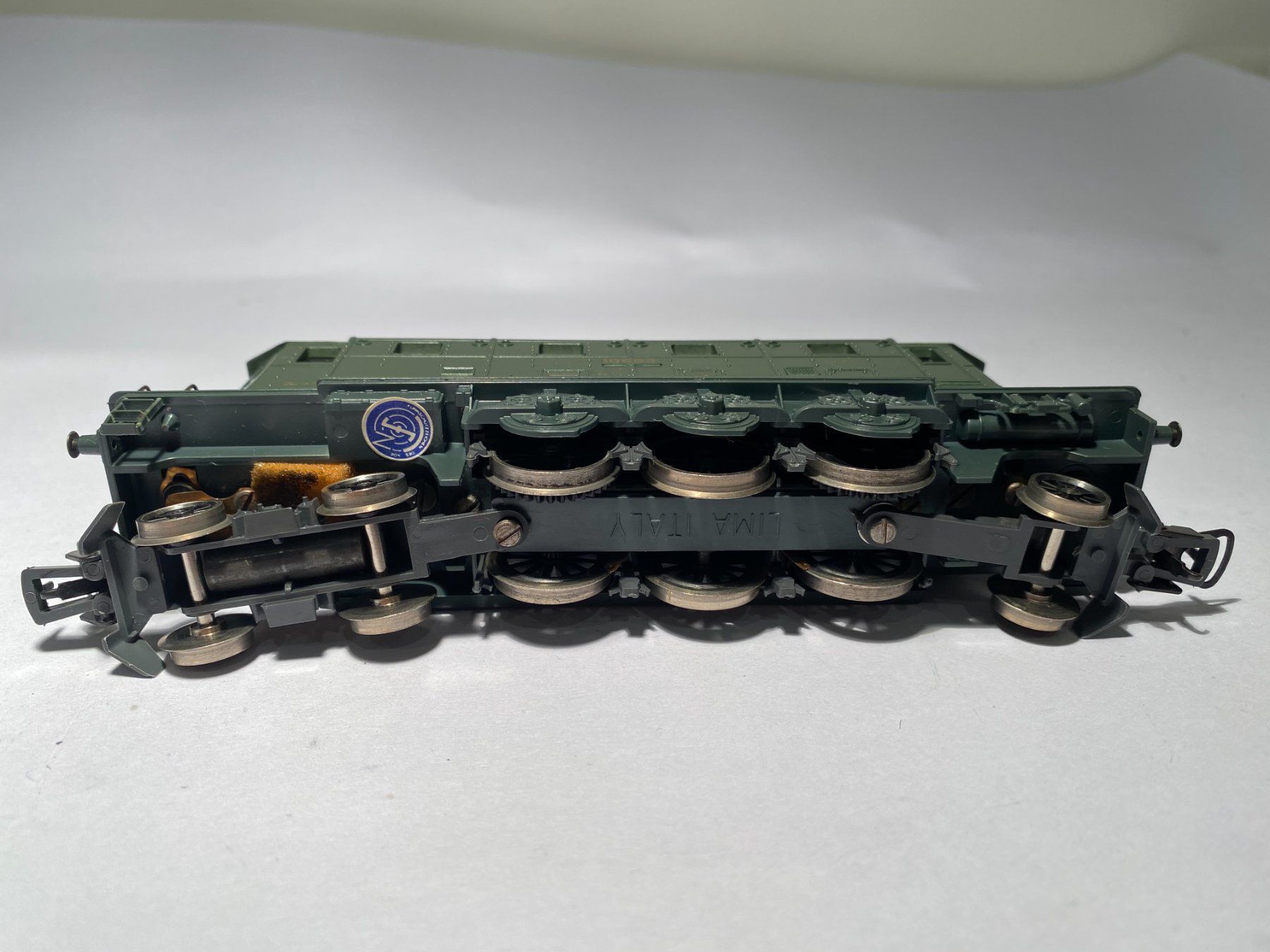 Lima Modellini di ferrovie: LIMA E-Lok Ae 3/6 der SBB 208117 grün DC – Usato da Buchrain venduto da Modellbahn11 6