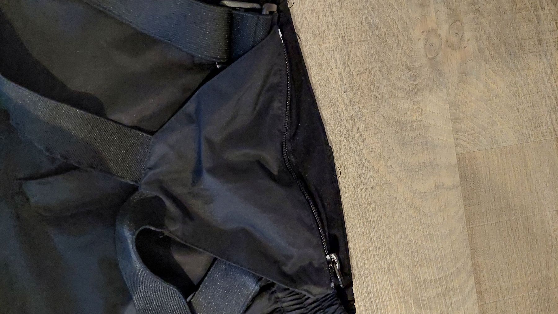 Pantaloni: Regenhose Gr:122 – Usato da Egolzwil venduto da mobiledeluxe 3