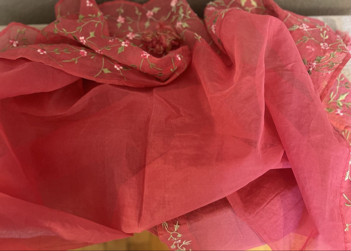 Altra biancheria da tavola: Belle nappe carrée organdi coton brodé fleurs 5 sets de tabl – Nuovo (secondo la descrizione) da Genève venduto da DELIRBEADS 1