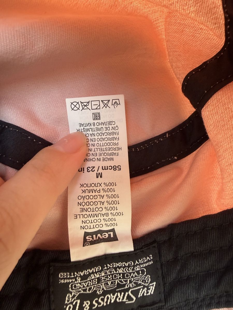 Levi's Copricapi, berretti & cappellini: Levi's Hut rosa Grösse M  – Nuovo (secondo la descrizione) da Hüttwilen venduto da sar_8gj7 1
