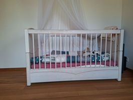 Babybett, Kinderbett, Gitterbett, Holz, Weiss, guter Zustand