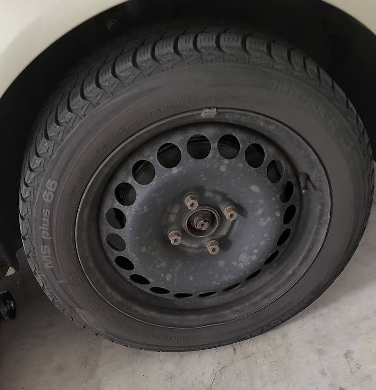 Opel Pneumatici & Ruote complete: Winterpneus Winterräder Opel Corsa – Usato da Weinfelden venduto da Zebi22
