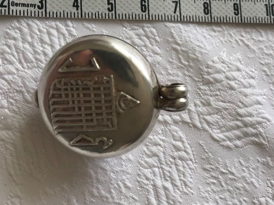 Ciondoli: Anhänger mit Dose aus Lhasa/Tibet – Usato da Uster venduto da Schangnau87 7