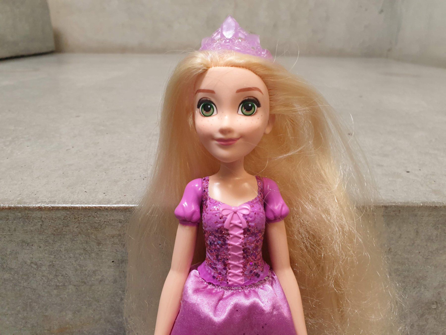 Disney Bambole: Poupée Raiponce, gamme Disney Princesses – Usato da Fribourg venduto da fripons 1