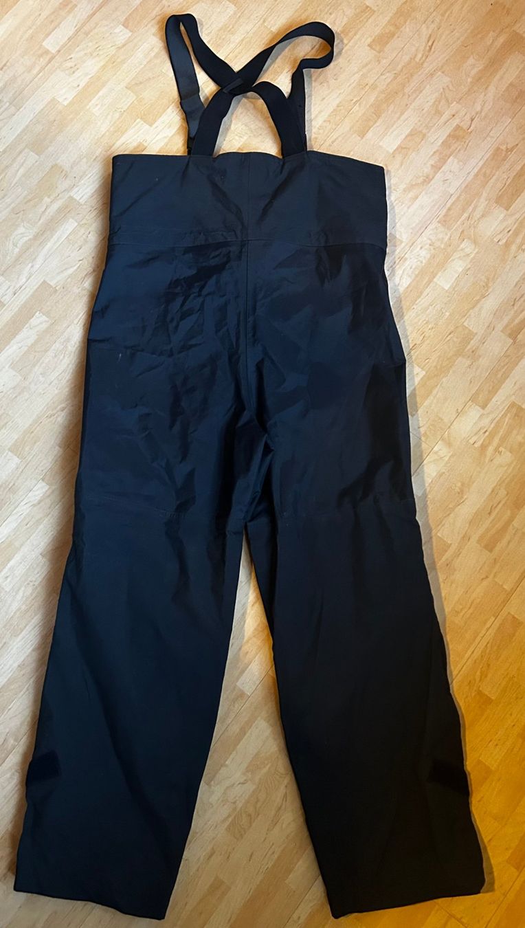 Helly Hansen Pantaloni: Helly Hansen Tech Junior Skihose Winterhose Grösse 140 – Usato da Zürich venduto da DepotCharity 8