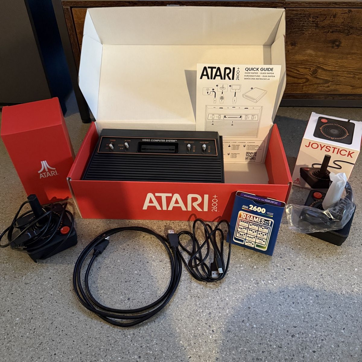 Atari Consoles: Atari 2600+ inkl. 2 Controller & 10-in-1 Game – D'occasion à Dübendorf par snk777