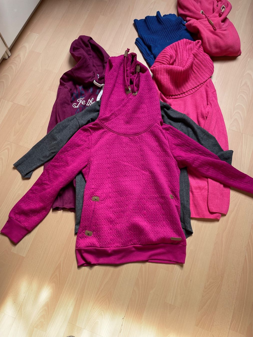 Maglioni & Felpe: 10x Pullover Gr M  Damen – Usato da Huttwil venduto da Bolpa 4