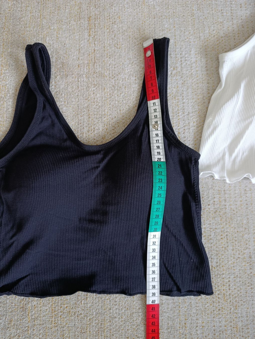 Lotti di vestiti: LOT DE 3 TOP AVEC COUSSINETS INTÉGRÉS XS – Nuovo (secondo la descrizione) da Sierre venduto da shirley04 1