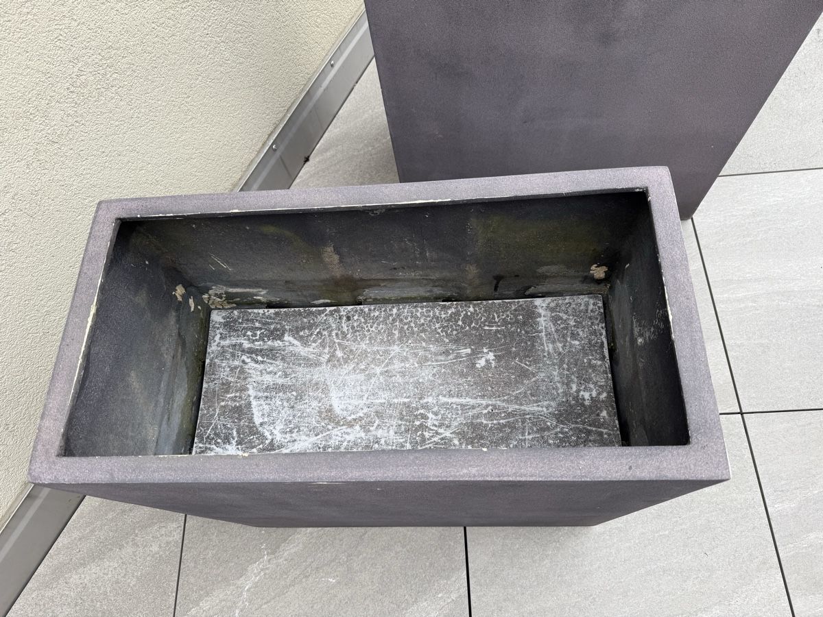 Blumentöpfe: 2 Anthrazit Pflanzentöpfe für draussen – Gebraucht aus Hochfelden von apsara01 1