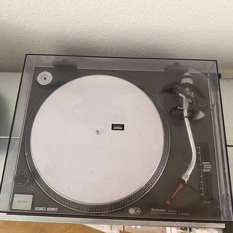 Plattenspieler: Technics SL-1210 MK2 mit Tonabnehmer – Gebraucht aus Zürich von lorac.semog 4