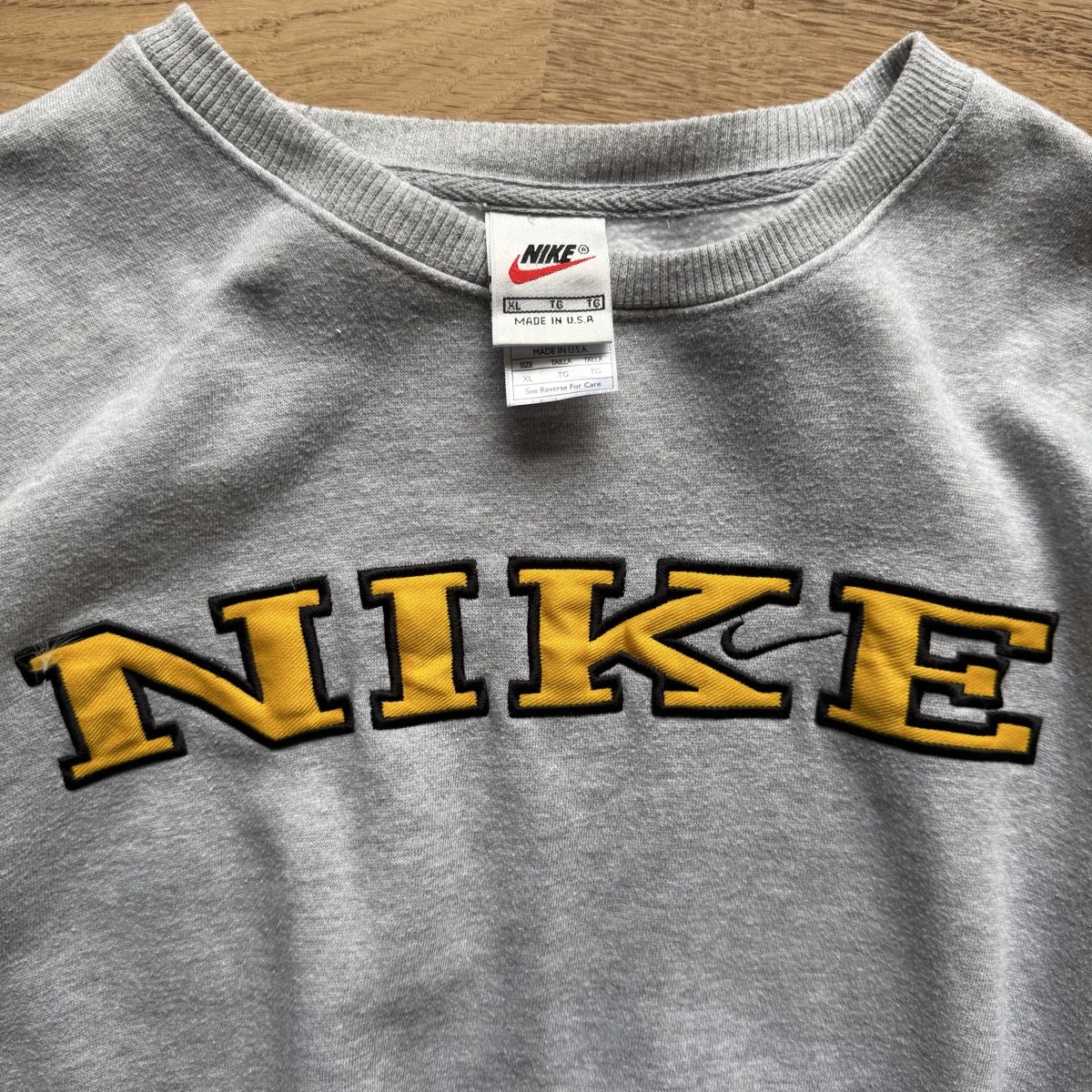 Maglioni & Felpe: Vintage Nike Sweater – Usato da Au ZH venduto da tmnhllr 1