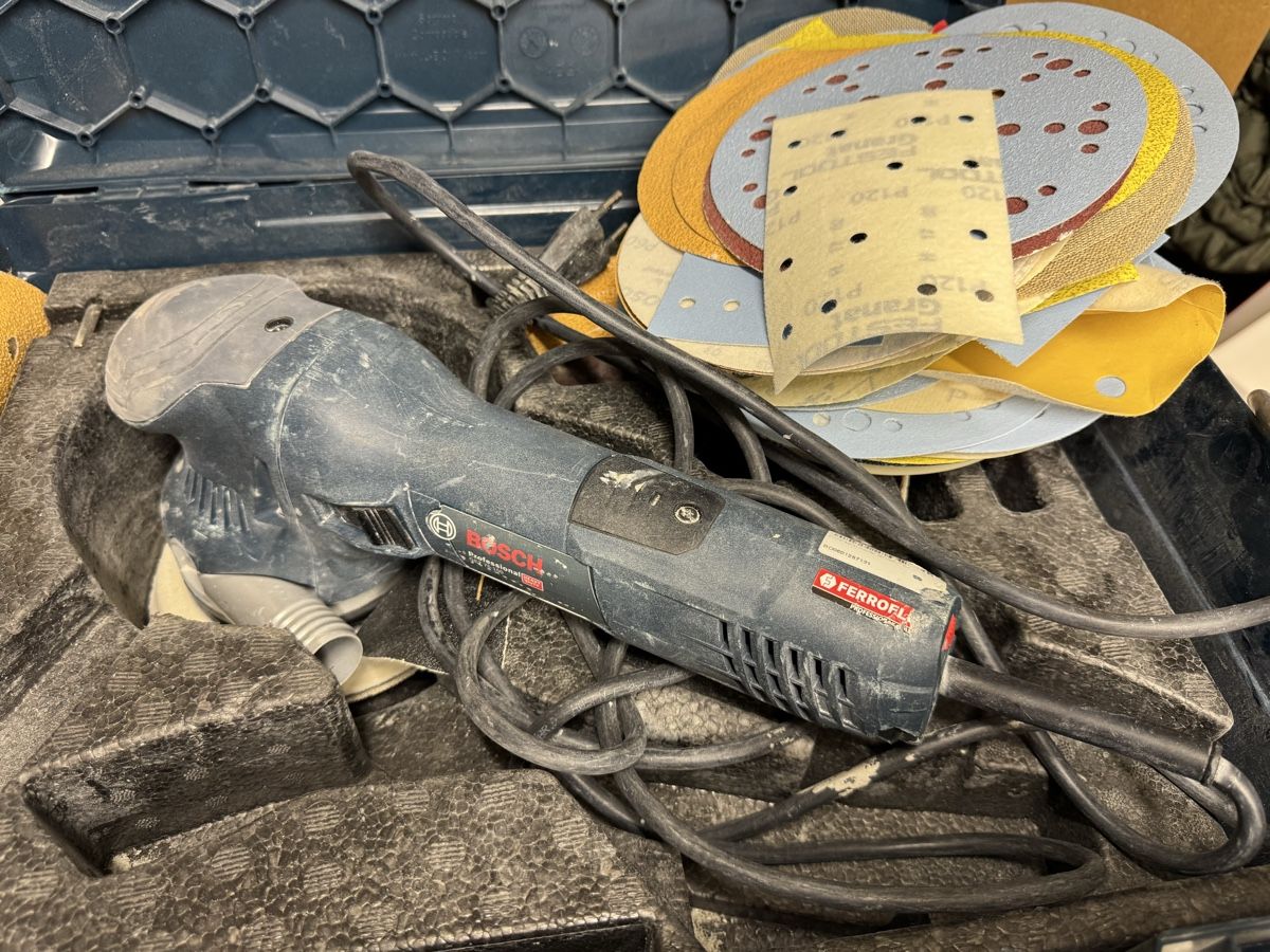 Bosch Smerigliatrici & Lucidatrici: Ponceuse BOSCH professionnelle GET75-150 – Usato da Brügg BE venduto da Goob