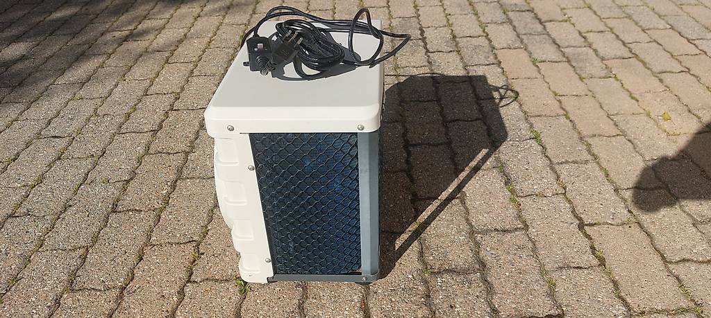 Radiatori: Pompe à chaleur pour piscine – Usato da Belmont-Lausanne venduto da cst_5l7n 1