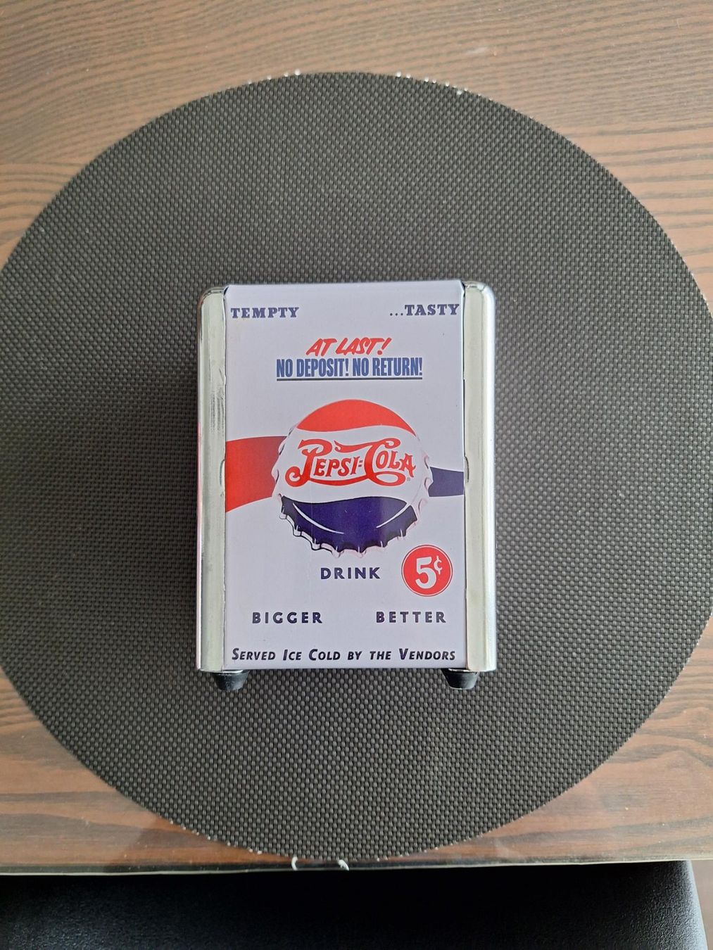 Tovaglioli: Servietten Spender im Retro-Look – Usato da Düdingen venduto da Miwoo