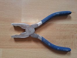 Robuste Kombizange für Heimwerker, gebraucht