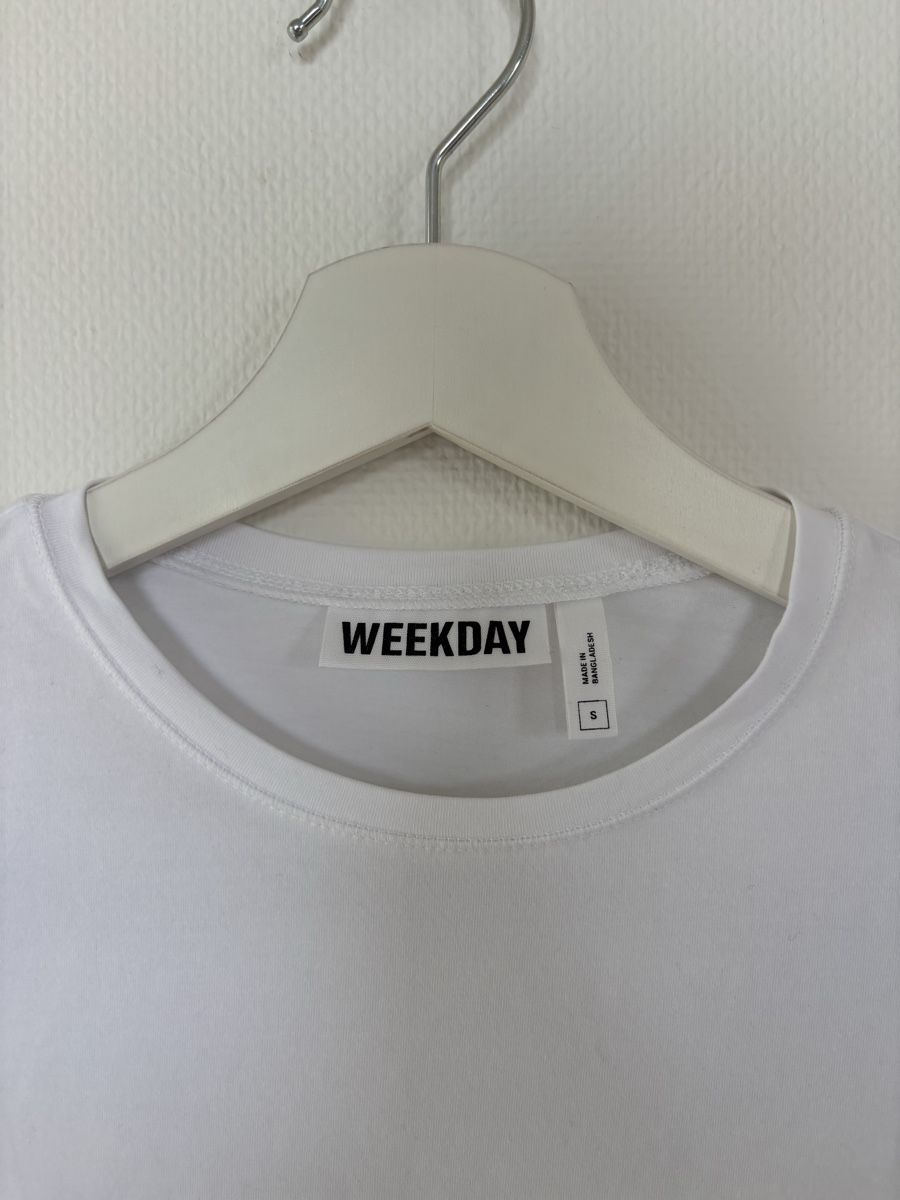 Weekday T-Shirts: T-Shirt von Weekday – Neu (gemäss Beschreibung) aus Müllheim Dorf von Lavwy 1