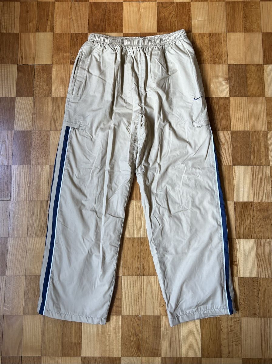 Nike Pantaloni: Vintage Nike Sweatpants – Usato da Bern venduto da Lelixino