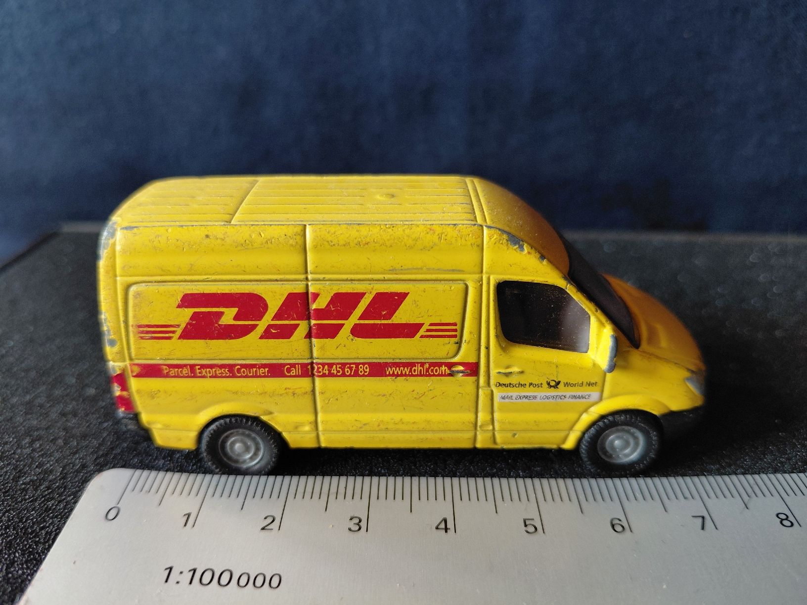 Siku Kits de montage: Siku Spielzeugauto DHL Transporter ca 1/70 – D'occasion à Heimiswil par Ayvi 4