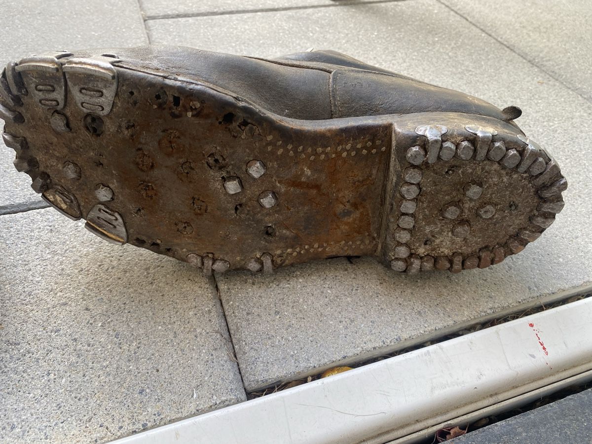Herrenschuhe: Alte Nagelschuhe ca 42 – Gebraucht aus Mosnang von Goldwasser 3