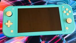 Nintendo Switch Lite mit Case