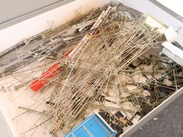 Grosses Märklin Oberleitung Set - viele Masten & Fahrdraht