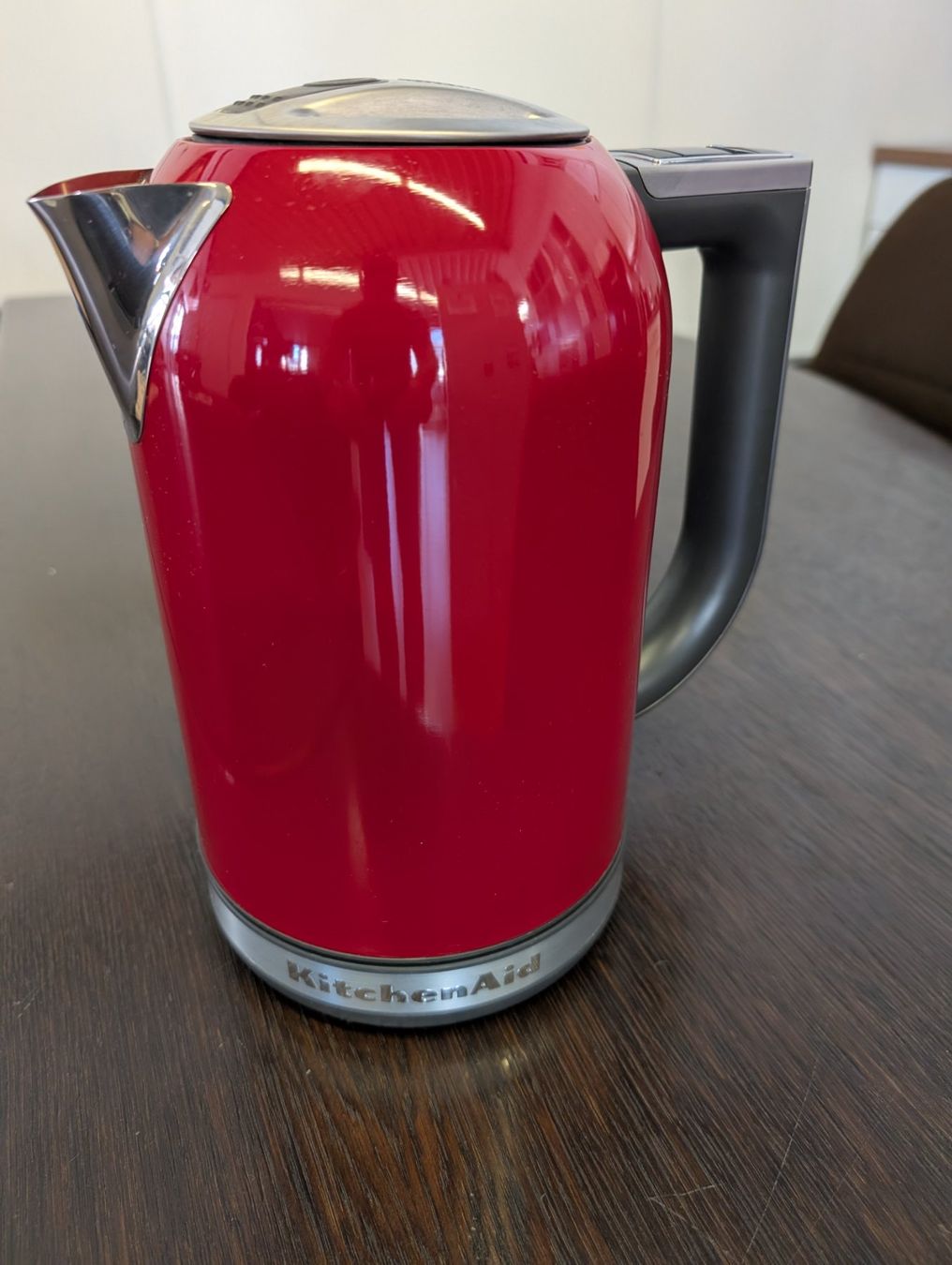 Kitchenaid Bouilloires électriques: KitchenAid Wasserkocher  Empire red – D'occasion à Meggen par Schmido007