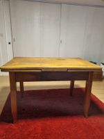 Biedermeier Holztisch Nussbaum ausziehbar, mit Schublade,