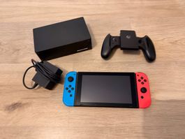 Nintendo Switch 1 inkl. Joy-Con/Ladekabel/Controller/Station