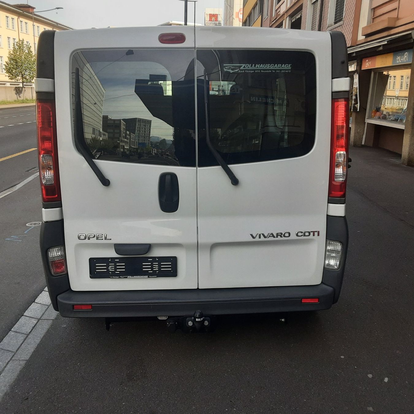 Opel Veicoli commerciali: Opel Vivaro 2.0CDTI L2 H1 – Usato da Emmenbrücke venduto da Zoll58 2