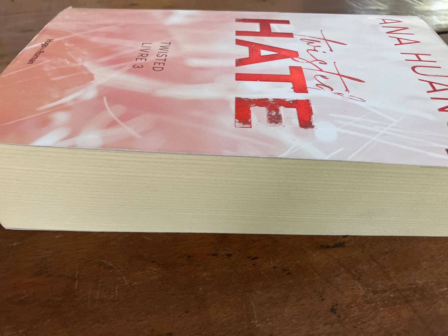 Libri: Twisted Hate - Ana Huang - Livre – Usato da Avenches venduto da Zurcal 1