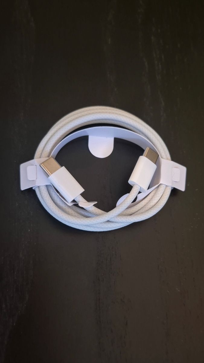 Apple Kabel: Câble Apple usb-c 1m – Neu und originalverpackt aus Lausanne von ben_m6qx 1