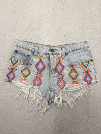 Carmar Jeans-Shorts Damen Grösse 27 hellblau bestickt
