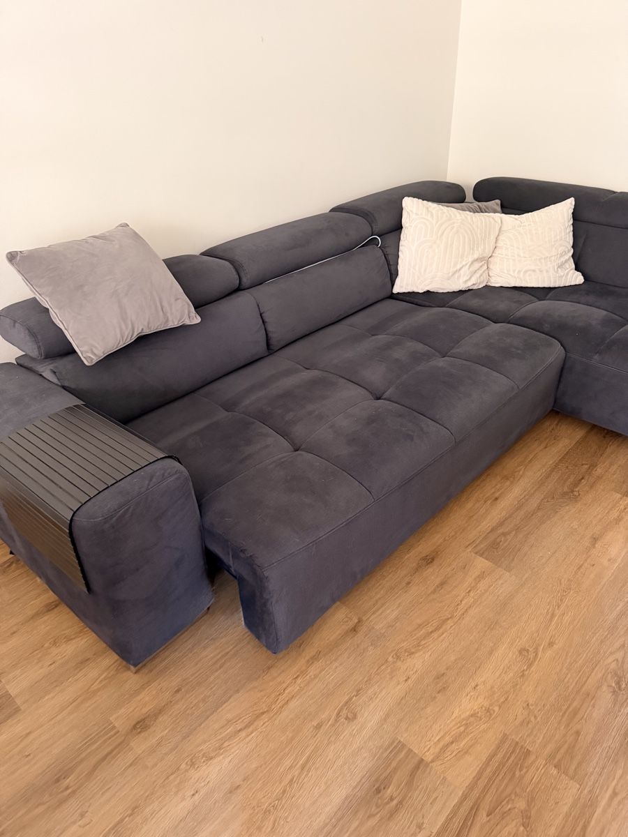 Sofas: Ecksofa Dunkelgrau mit Kissen  – Gebraucht aus Grenchen von Tinaaa23 1